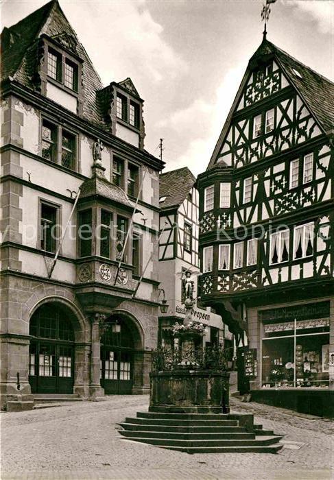 Bernkastel-Kues Am Markt Brunnen