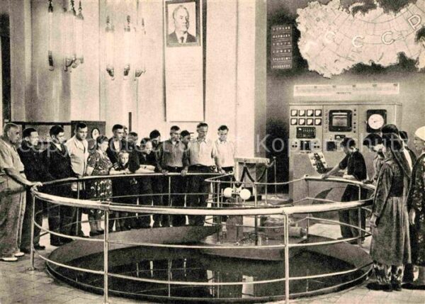 Ausstellung USSR Industrial Exhibition Pavillon of