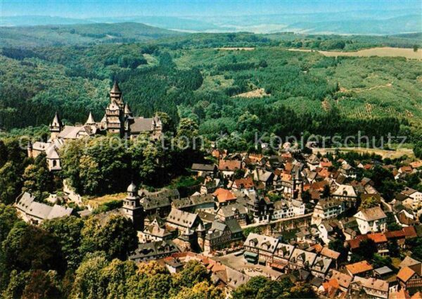 Braunfels Fliegeraufnahme mit Schloss und Stadt