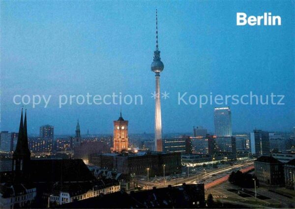 Berlin Fernsehturm am Abend