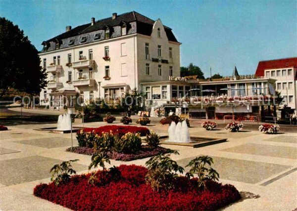 Bad Orb Salinenplatz mit Badehotel und Cafe Bur