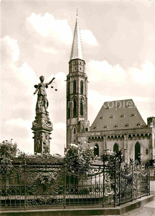 Frankfurt Main Gerechtigkeitsbrunnen und Nikolaikirche