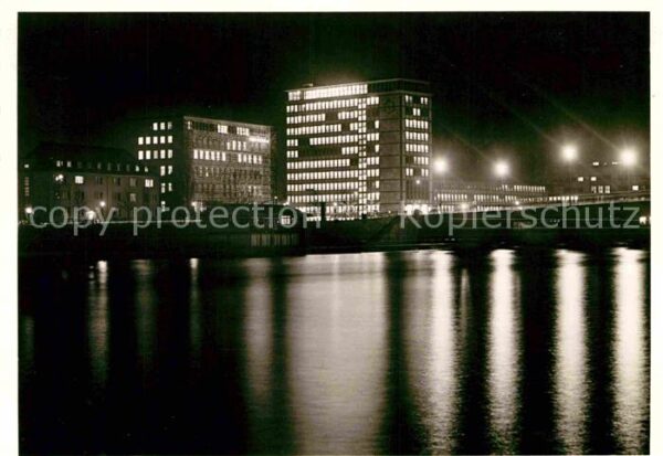 Frankfurt Main Hochhäuser an der Friedensbrücke bei Na