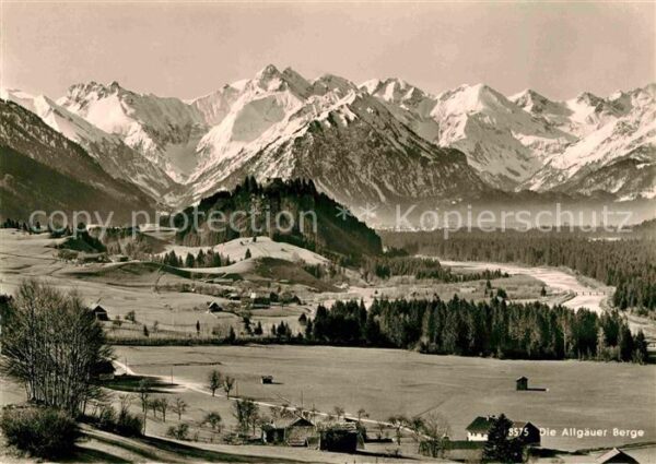 Allgaeu Region Blick vom Malerwinkel mit Schöllangerbu
