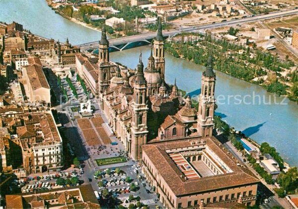 Zaragoza Saragossa Espana Fliegeraufnahme Basilika