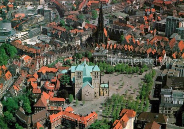 Muenster Westfalen Fliegeraufnahme Innenstadt mit Dom und