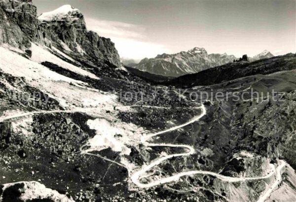 Passo Falzarego Dolomiten