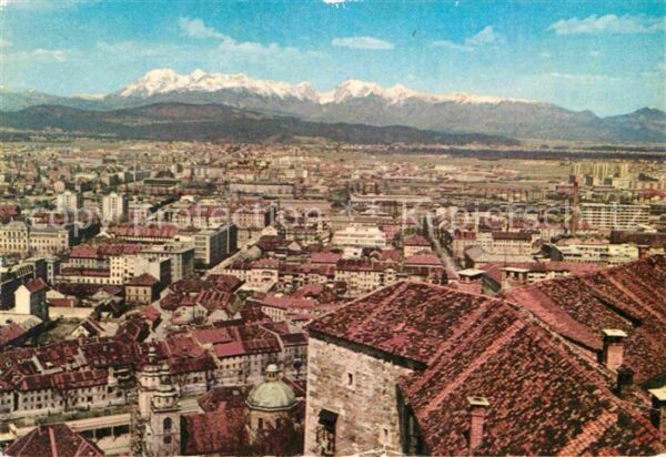 Ljubljana über den Dächern