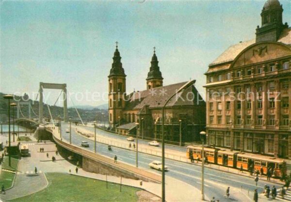 Budapest Elisabethbrücke mit Kirche