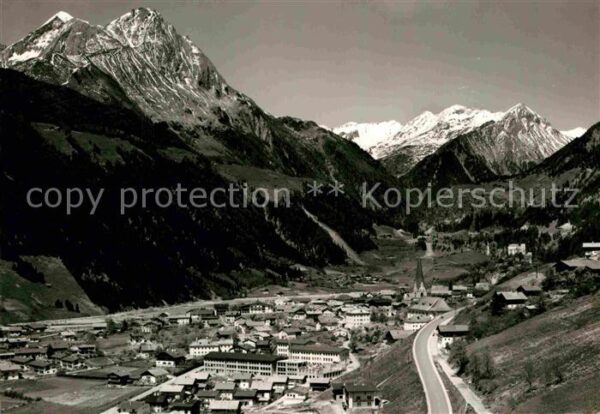 Matrei Osttirol mit Hintereggerkogel und Felbertauernst