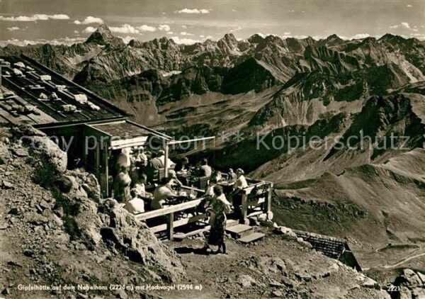 Nebelhorn Gipfelhütte mit Hochvogel