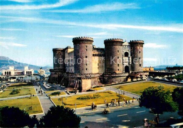 Napoli Neapel Angioni Festungsturm Hafengebäude
