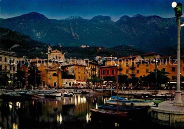 Malcesine Lago di Garda Abendstimmung Bootsanlegestelle