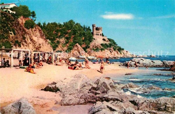 Lloret de Mar Playa al fondo la Celeta