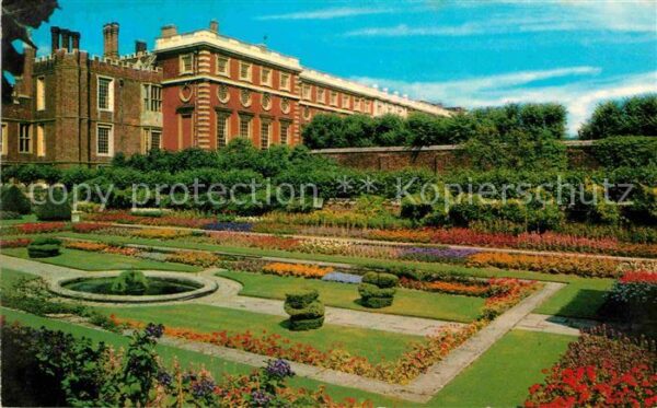 Hampton Court Kings Privy Garden