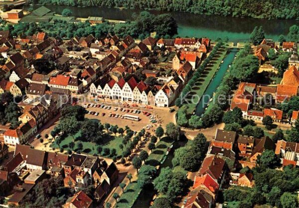 Friedrichstadt Eider Fliegeraufnahme Marktplatz mit Mittelbu