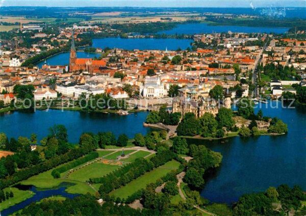 Schwerin Mecklenburg Fliegeraufnahme mit Schloß