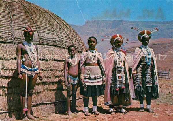 Typen Afrika Bantu Life Zulus in tribal dress Draken