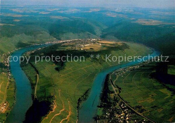 Zell Mosel Fliegeraufnahme Moselschleife mit Marie