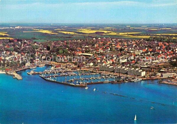Laboe Fliegeraufnahme mit Hafen