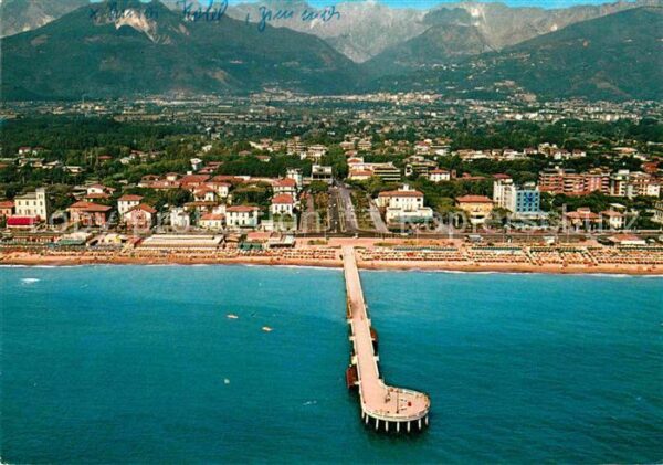 Marina di Massa Fliegeraufnahme