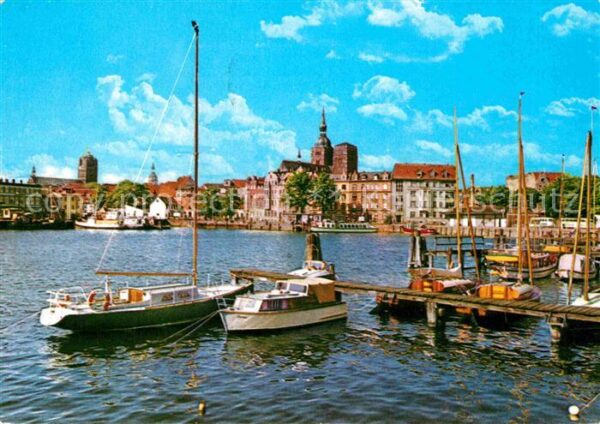 Stralsund Mecklenburg Vorpommern Blick auf den Hafen
