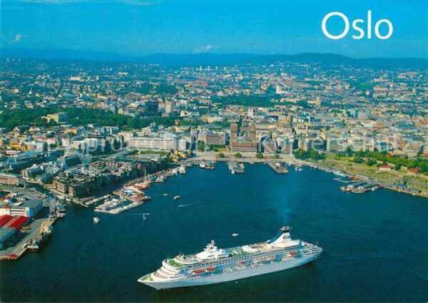 Oslo Norwegen Havna med Aker Brygge og Radhuset