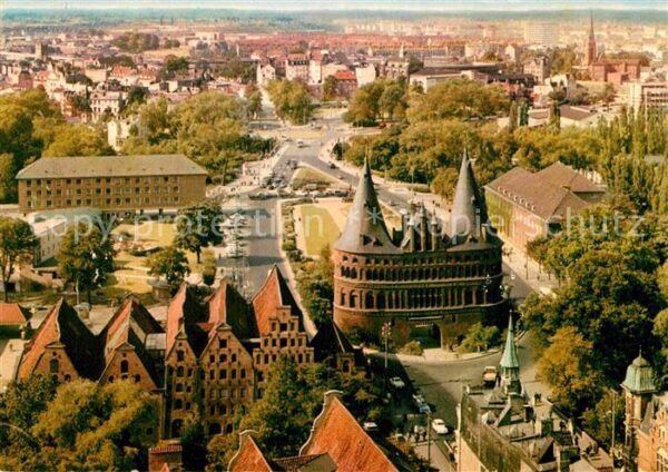 Luebeck Holstentor und Salzspeicher