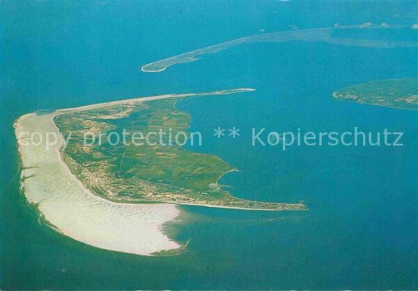 Insel Amrum Nordseeinsel im Hintergrund Insel Sylt