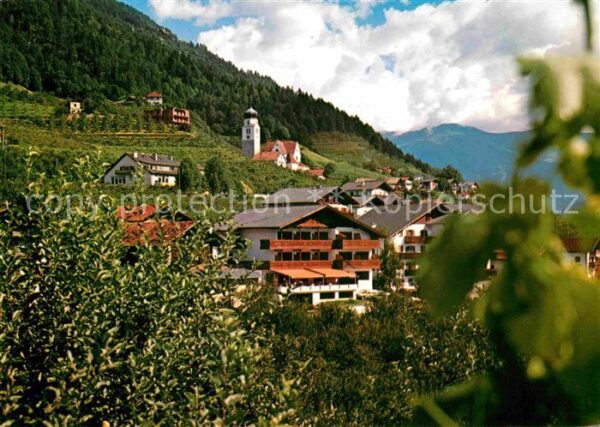Riffian Meran Teilansicht mit Hotel Laimerhof