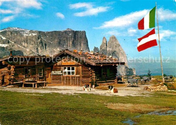 Seiser Alm Dolomiten Laurin Hütte mit Schlern Dolomiten