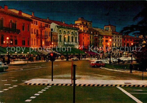 Verona Veneto Piazza Bra notturno