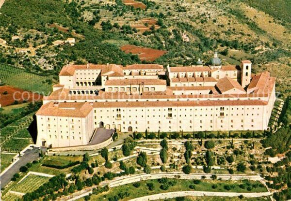 Montecassino Abbazia vista dall aereo Kloster