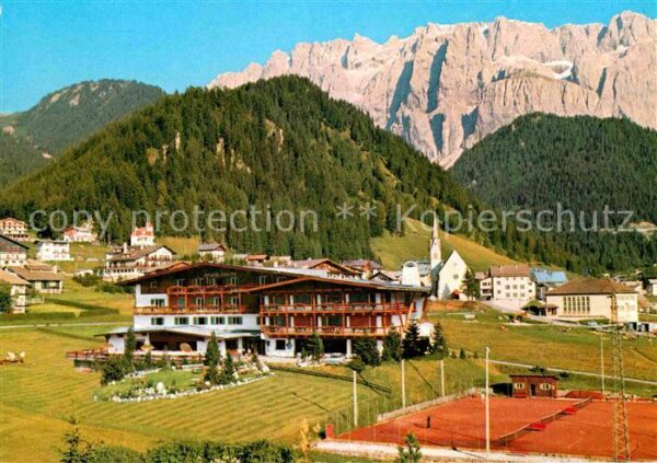 Selva Val Gardena Sporthotel Gran Baita Tennisplatz Dolom