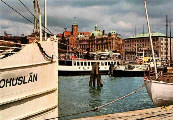 Goeteborg Navigationsskolan sedd fran stenpiren