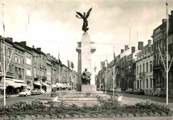 Charleroi Wallonie Avenue de Waterloo et Monument aux Mort