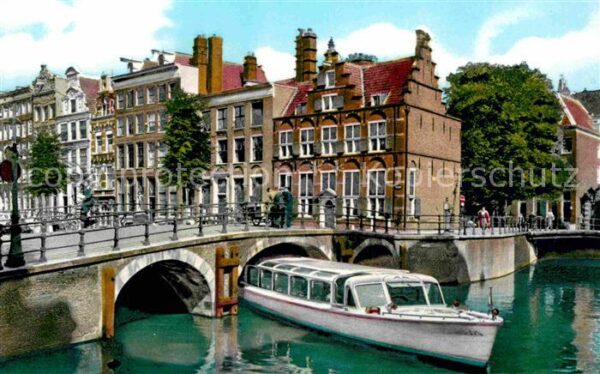 Amsterdam Niederlande OZ Voorburgwal met Huis a/d drie Gracht