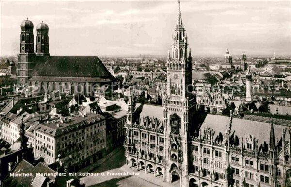 Muenchen Rathaus mit Frauenkirche