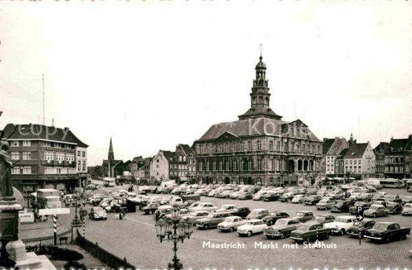 Maastricht Markt met Stadhuis