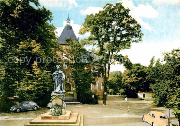 Moers Schloss Denkmal Statue