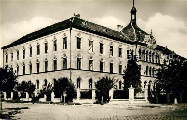 Cegled Iskola