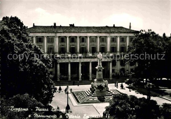 Bergamo Platz Cavour Denkmal