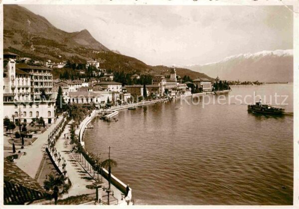 Gardone Garda Promenade