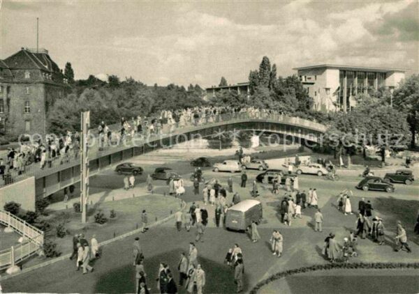 Duesseldorf Aluminium Brücke und Europa Halle