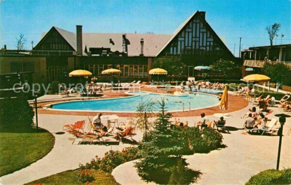 Montreal Quebec Holiday Inn Chateaubriand Swimming Pool
