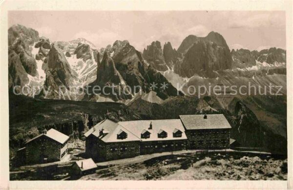 Schlernhaus Rifugio Monte Pez con il Catinaccio Dol