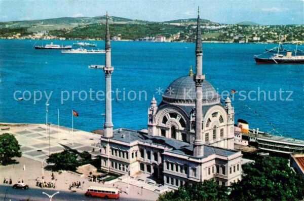Istanbul Constantinopel Dolmabahce Mosque Moschee