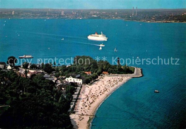 Moeltenort Ostseebad mit U Boot Ehrenmal Fliegerau