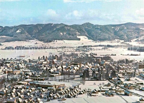 Isny Allgaeu Winterpanorama mit Allgäuer Alpen Flieg