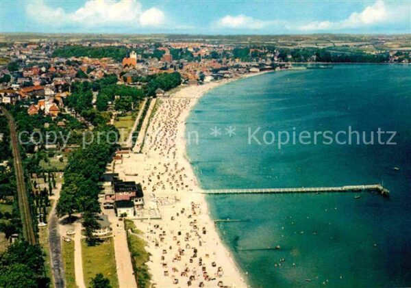 Eckernfoerde Luftaufnahme Strand